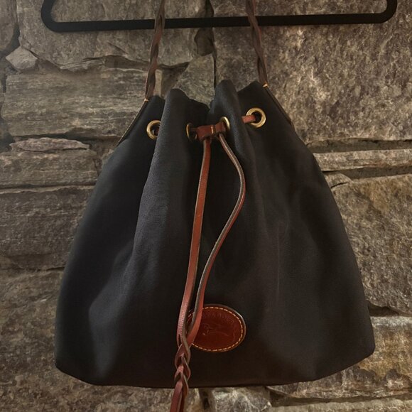 DOONEY & BOURKE BLACK NYLON, LEATHER DRAWSTRING TOP BAG, PURSE, LIKE NEW - Picture 2 of 13